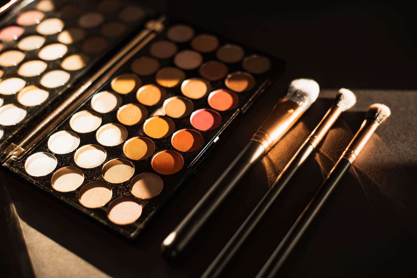 Jane Iredale Makeup Artists Preview Fall 2026 Looks at The Cosmetic Market's Nashville-Area Stores